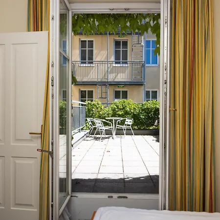 Suite Hotel 900M Zur Oper